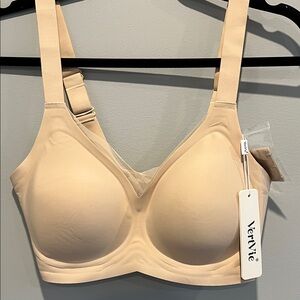 VertVie Supportive Mesh Crossover Bra